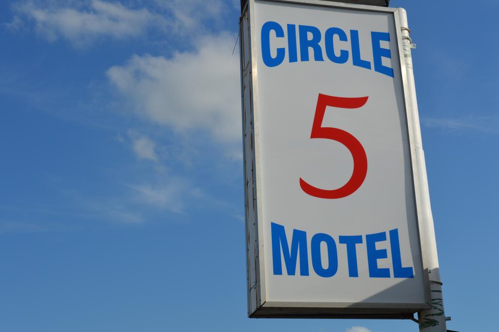 Circle 5 Motel Olds Exteriér fotografie