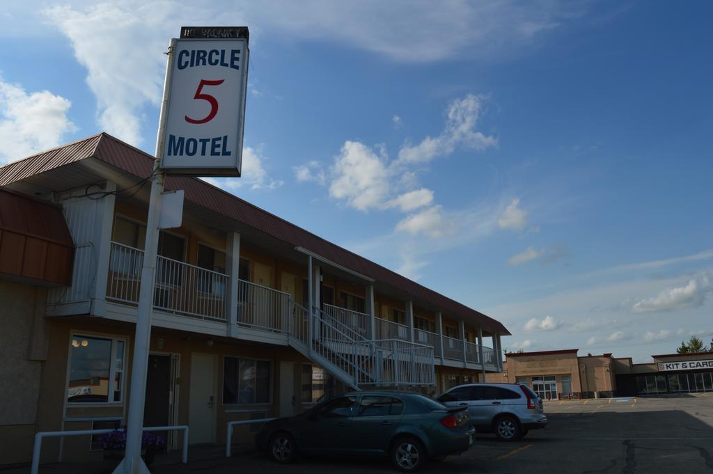Circle 5 Motel Olds Exteriér fotografie